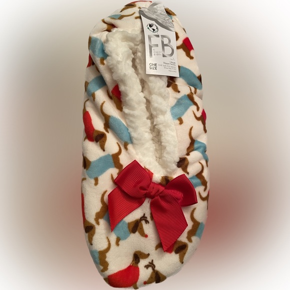 Fuzzy Bubba Shoes - Super cute dachshund Holiday themed slippers